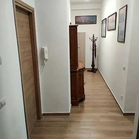Theresa Apartment